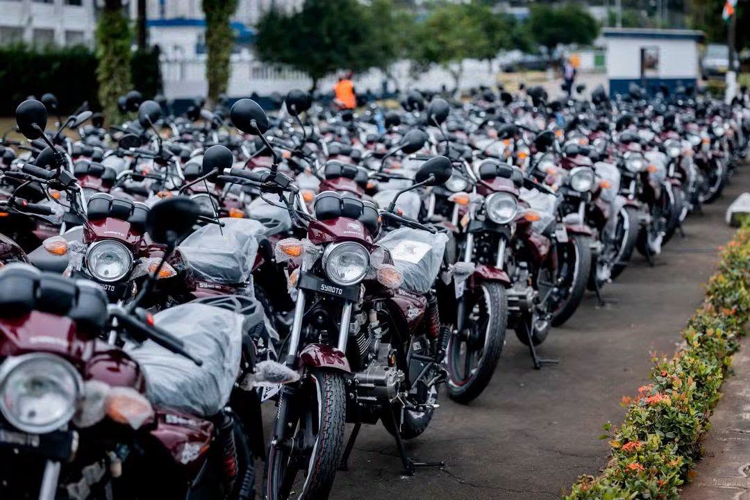 Le CNS renforce les moyens des forces de sécurité avec 30 pick-up et 300 motos pour la lutte contre l' orpaillage illégal