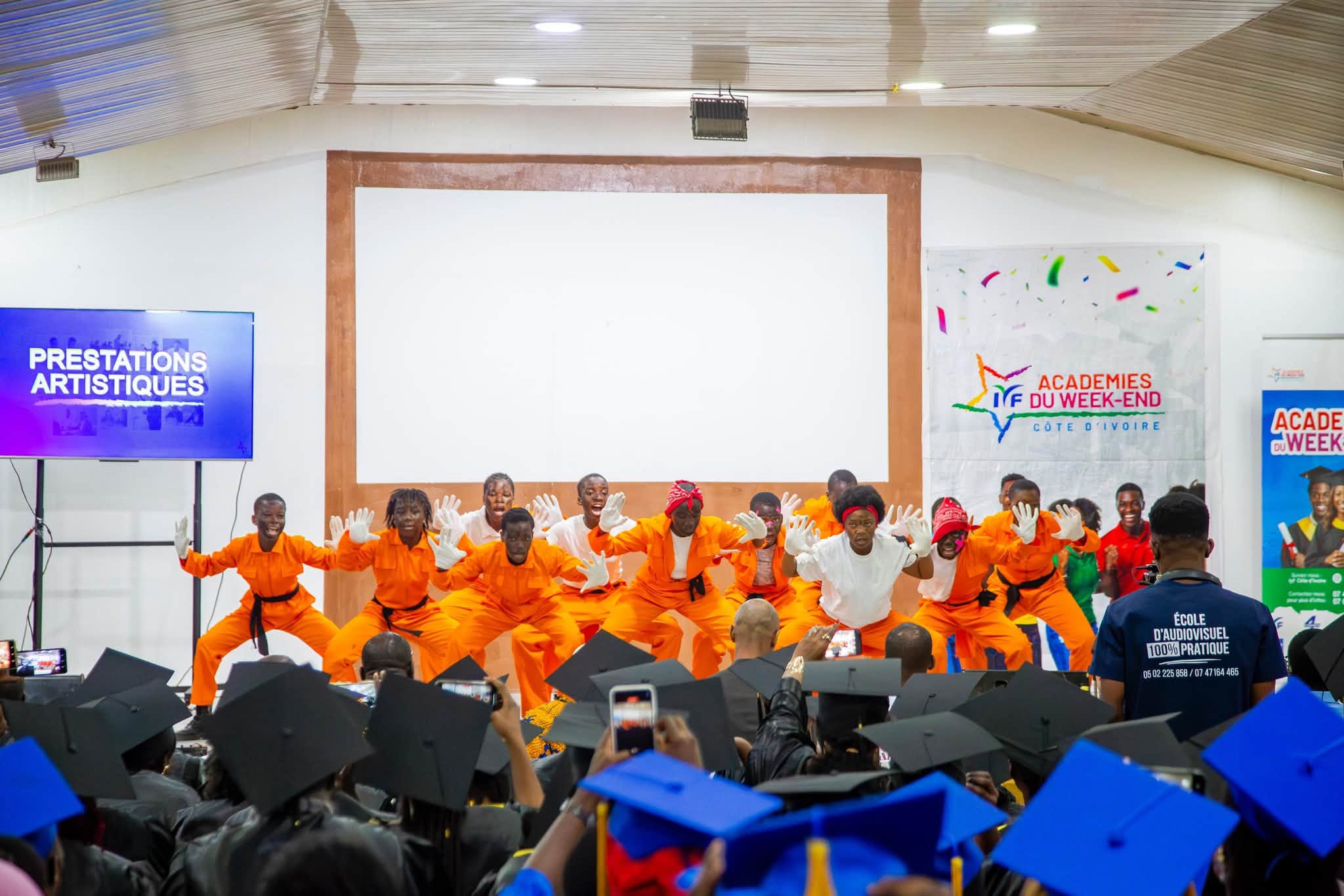 Yopougon célèbre plus de 300 académiciens après plusieurs mois de formation