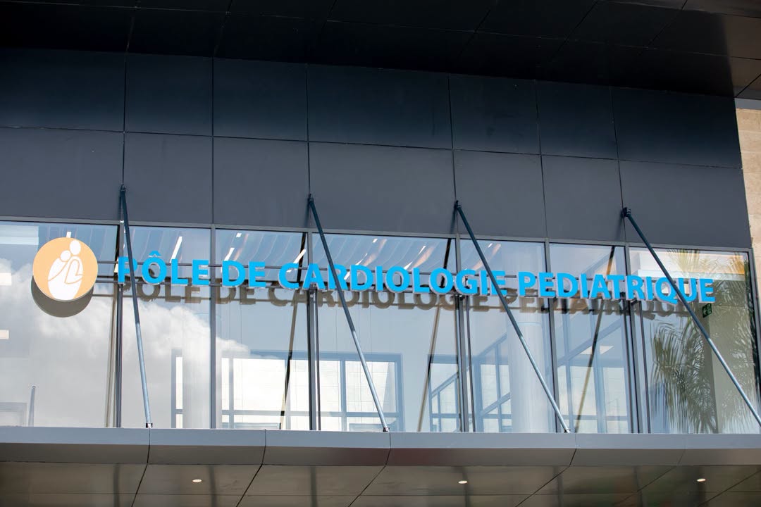 La Première Dame dote Bingerville d’un pôle de cardiologie pédiatrique pour renforcer les soins cardiaques aux enfants