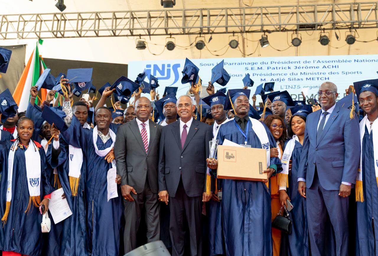 Koné Zié appelle les 2 462 diplômés à servir la nation avec intégrité