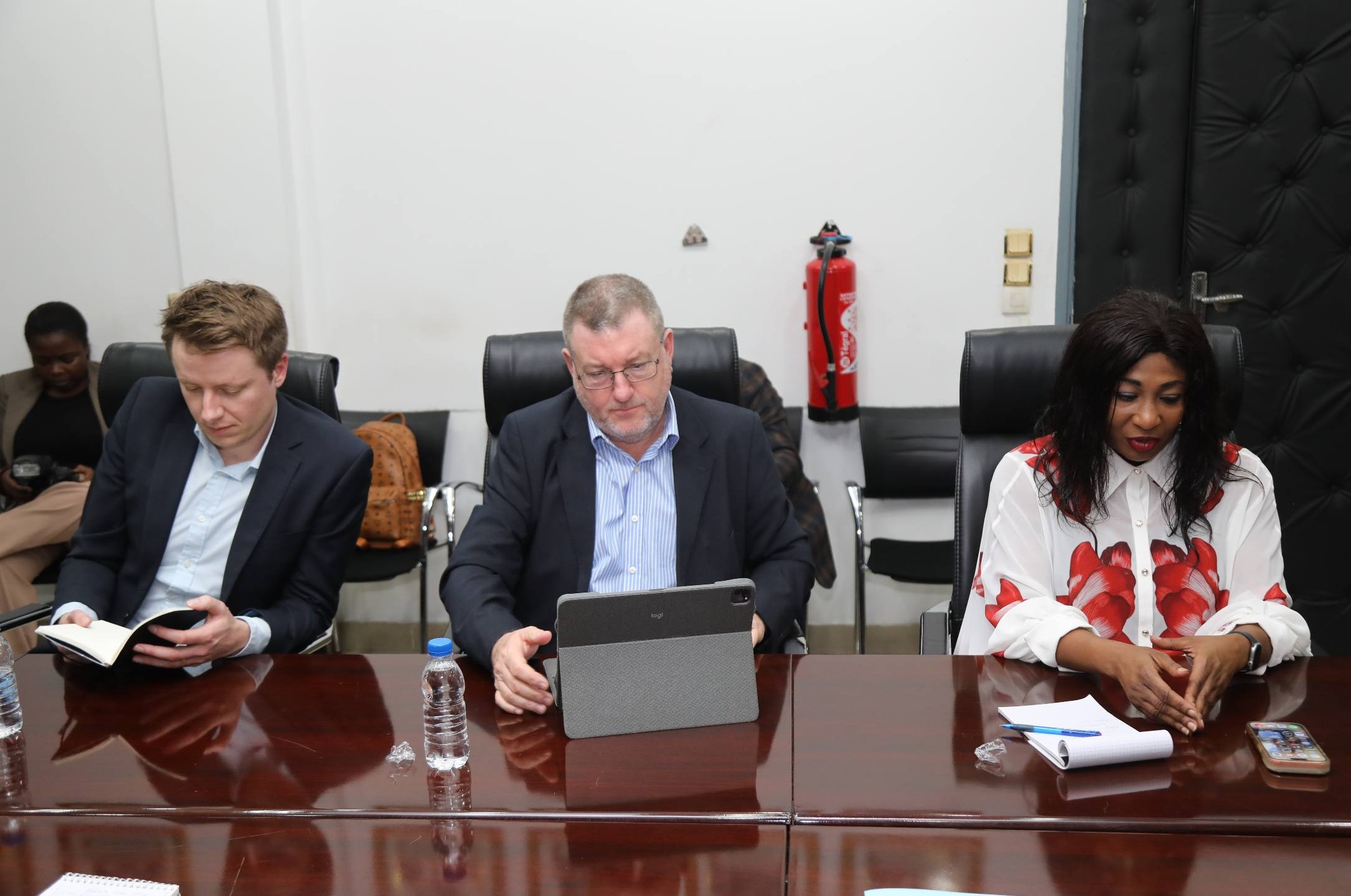 Apple et les Douanes ivoiriennes unissent leurs forces pour traquer les produits contrefaits