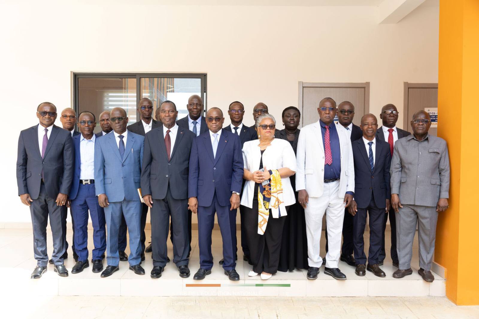 Le gouvernement lance la formation de 1800 enseignants pour combler le déficit en filières scientifiques