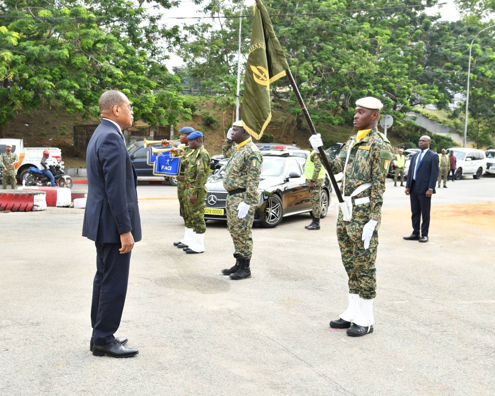 56 nouveaux officiers des Douanes reçoivent leurs épaulettes et intègrent la grande famille de la lutte contre la fraude