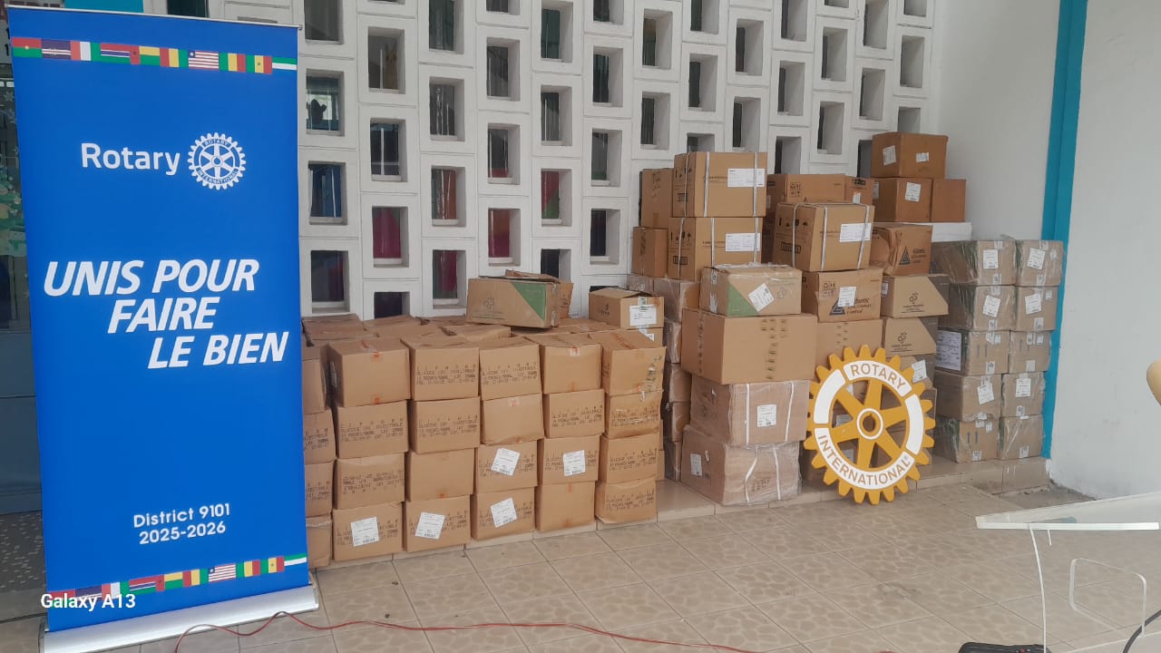 Le Rotary offre plus de 20 millions FCFA de médicaments au CHU de Treichville